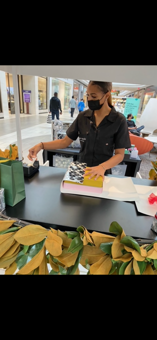 Retail Events Gift Wrapping.PNG