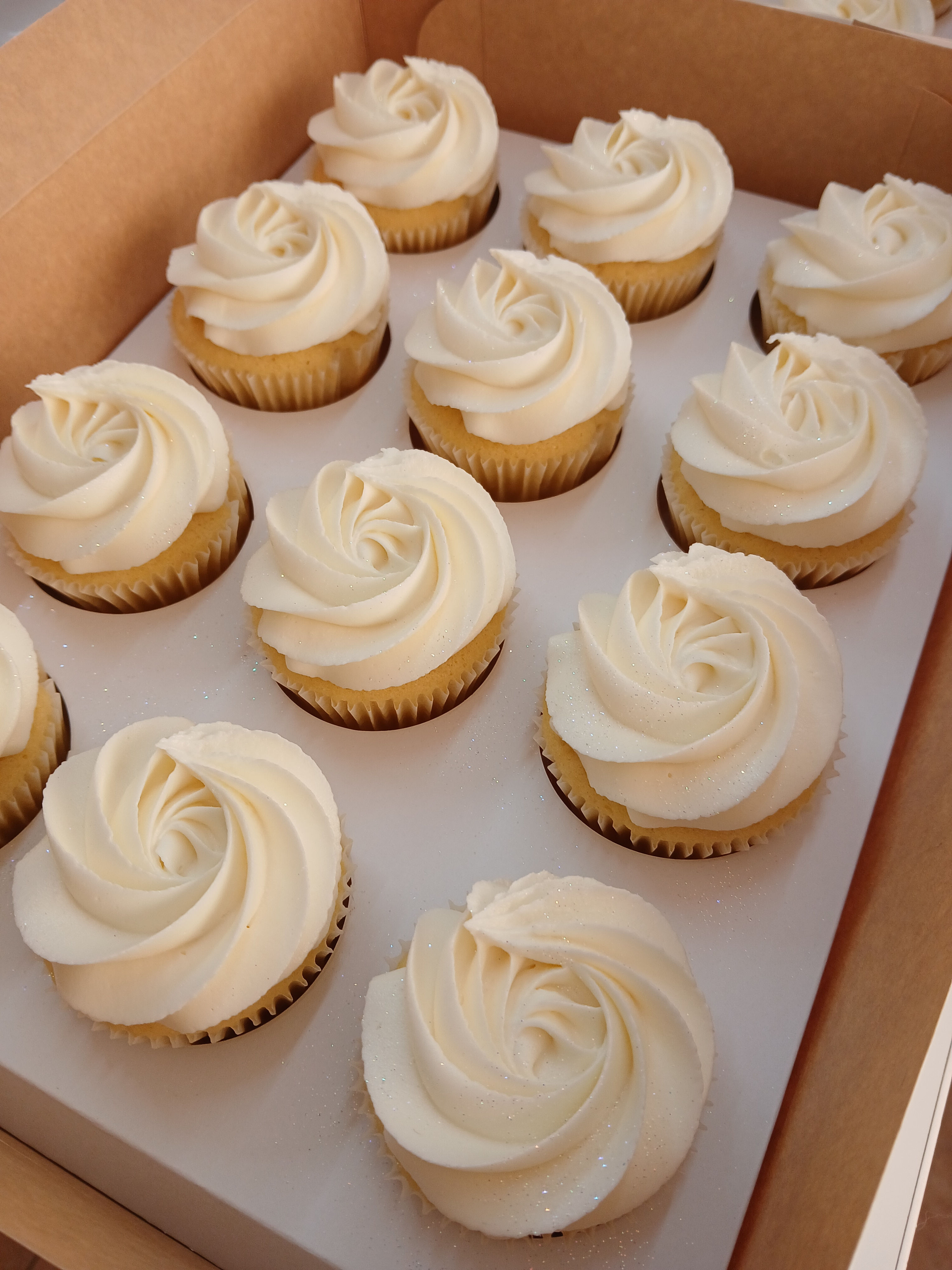 Classic buttercream swirl cupcakes
