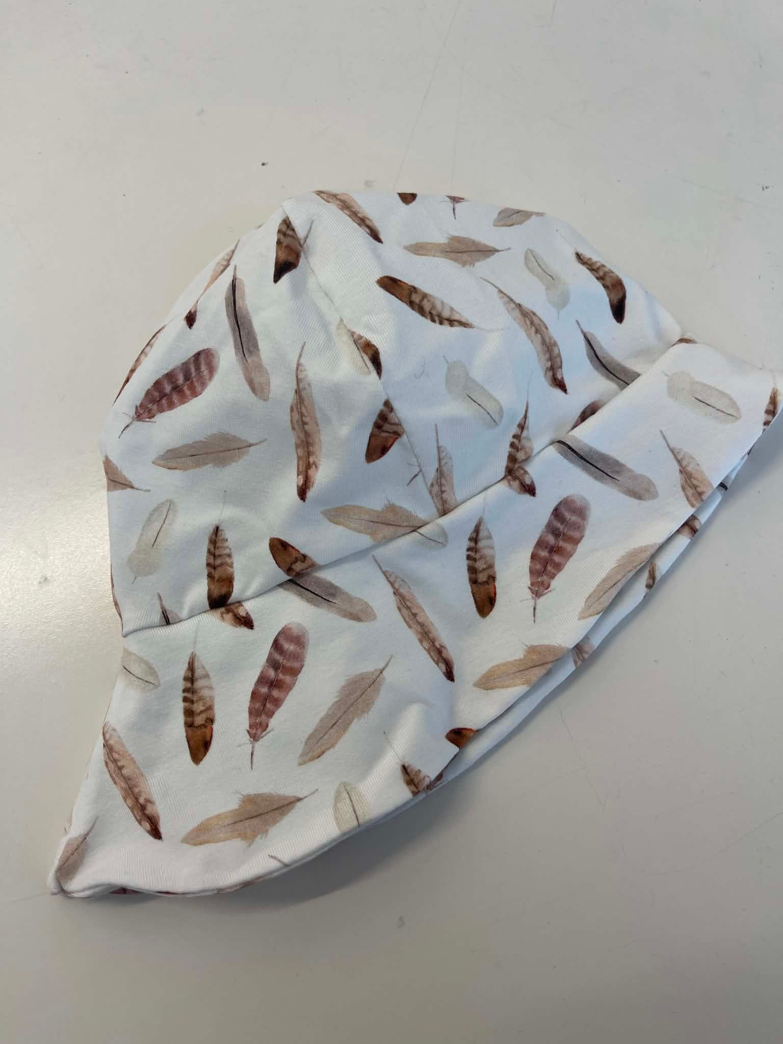 Sommermütze Federn