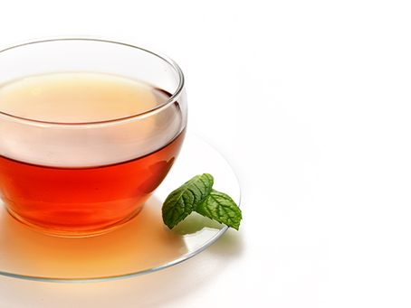 3 chás que ajudam na digestão: espinheira santa, gengibre e alecrim.