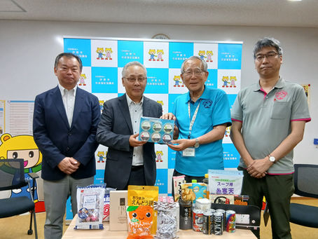 皆さまのご協力に感謝 フードドライブ贈呈式に参加しました