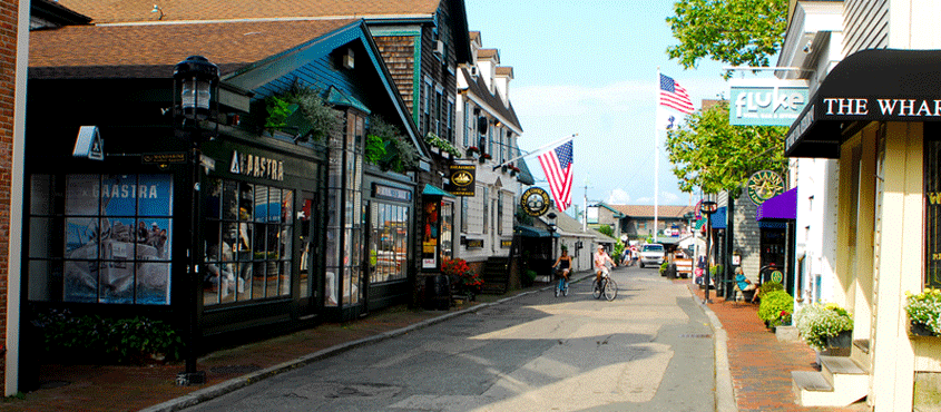 THAMES ST NEWPORT RI DREAMSTIME PAID FOR