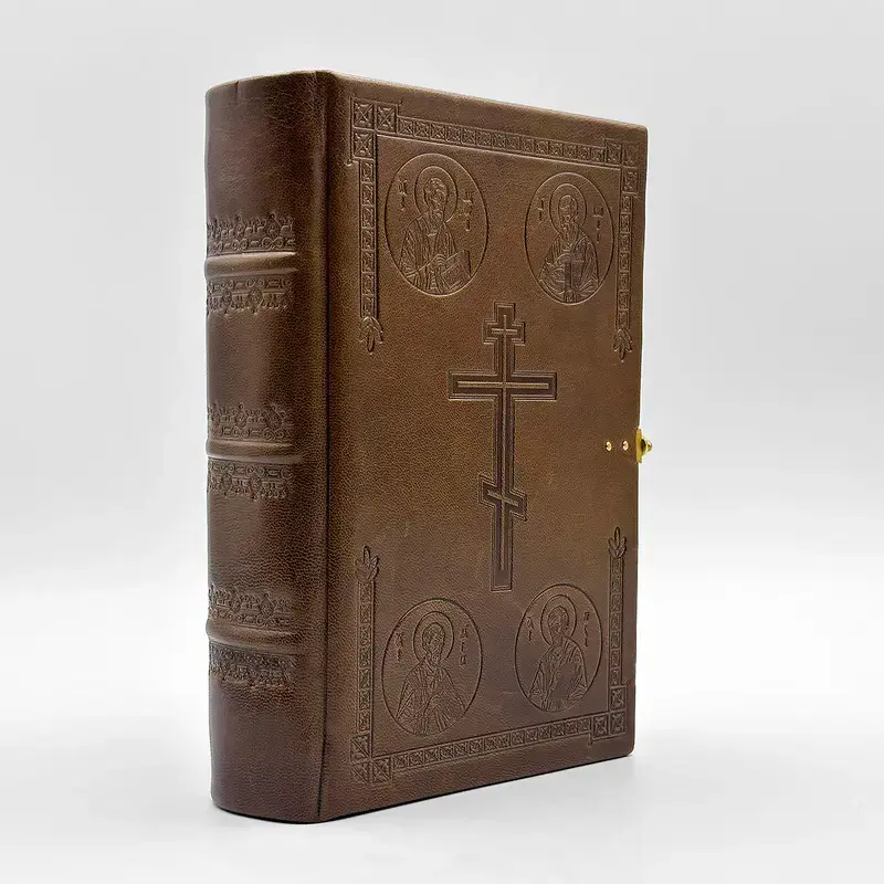 Thumbnail: Євангеліє требне церковнослов'янською в шкіряній палітурці ручної роботи
