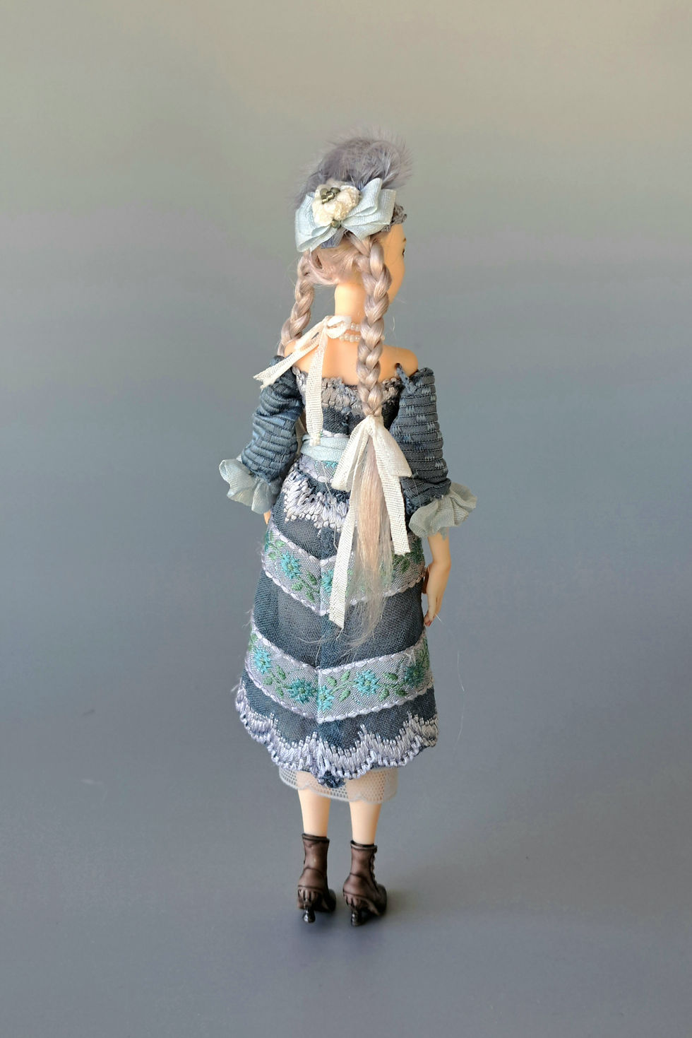 Miniature : Isabelle Poupée unique (1:12) — issue d'une collection privée