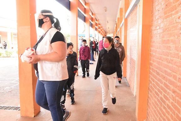 Protocolos de segurança rígidos reduzem transmissão da Covid em escolas para 10%