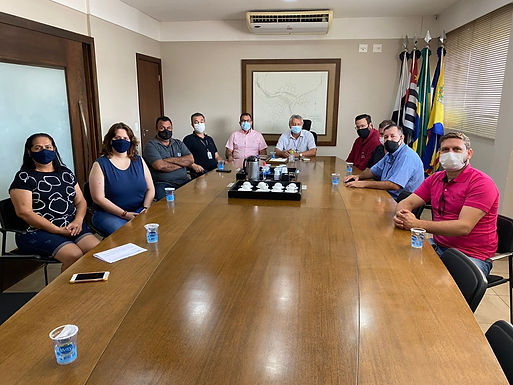 Prefeito autoriza reuniões de até 60 pessoas e amplia horário de velórios