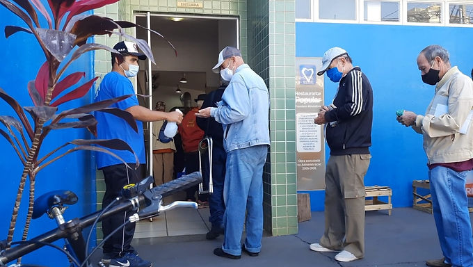 Prefeitura descumpre contrato e mais de 400 marmitas desaparecem a cada mês