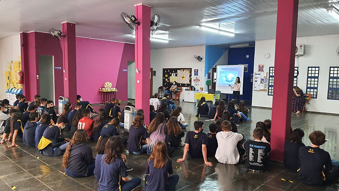 Prevenção ao suicídio é tema de palestra da presidente da Aviva nas escolas