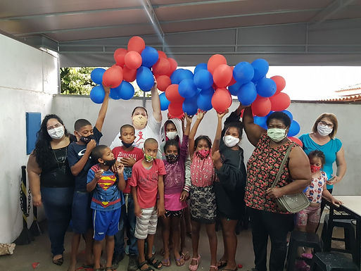 Prateleira Solidária promove apadrinhamento voluntário no Dia Das Crianças