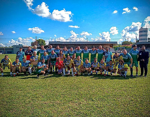Jogo dos Amigos em Novais tem técnico de terno e simulação do VAR