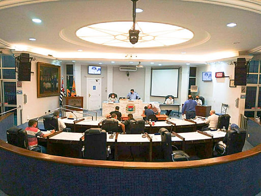Vereadores analisam dois projetos de lei e veto do prefeito Padre Osvaldo nesta 3ª