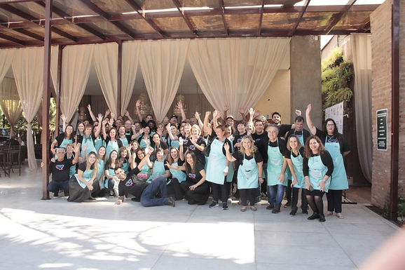Grupo Voluntários do Bem reforça vendas de convites para lançamento de livro