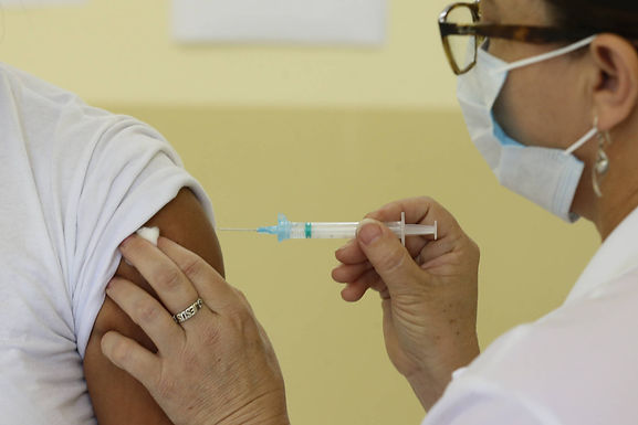 Mil catanduvenses deixaram de receber segunda dose da vacina contra a Covid-19