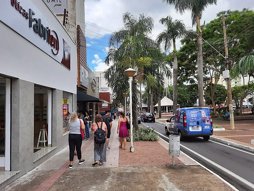 Comércio de Catanduva abre em horário especial neste domingo para vendas de Natal