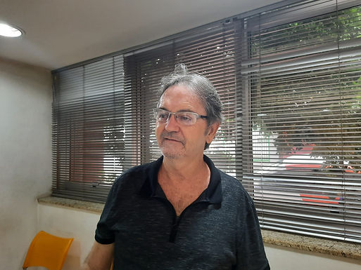 Poeta de Catanduva busca apoio para publicar terceiro livro