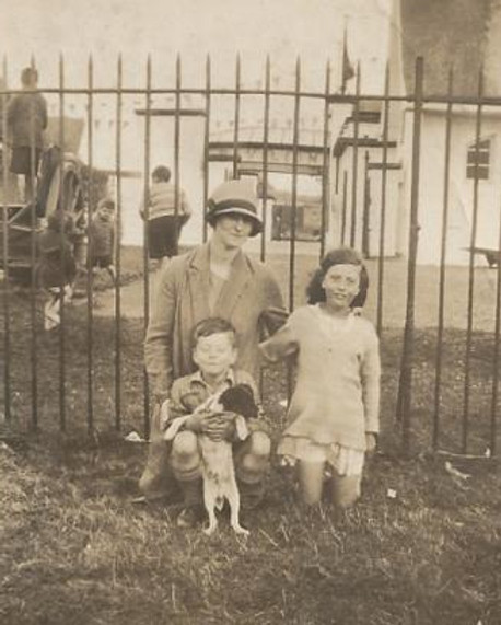 margaret_gladys_john.jpg