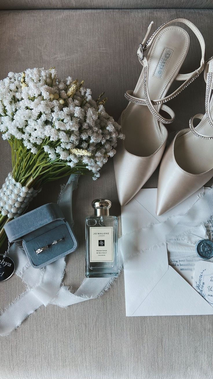 Nhẫn Cưới Trong Ảnh Flatlay Ngày Cưới