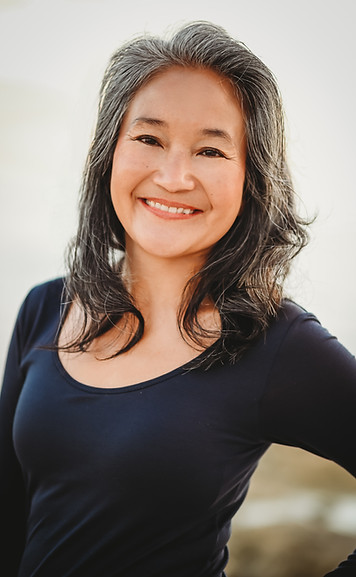 Nhi Headshot.jpg