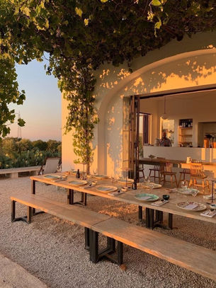 The Alfresco Ritual: Designing a High-End Outdoor Kitchen & Dining Space