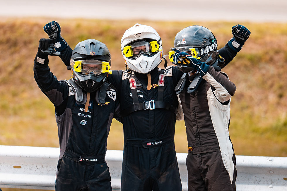 TRIPLE PODIUM