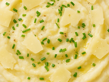 Purée de céleri-rave & pommes, copeaux de parmesan et herbes fraîches