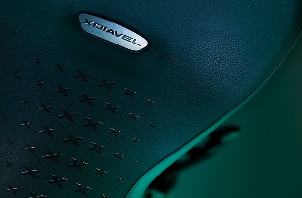 XDiavel-nera-01-slider-card-09-625x405.jpg