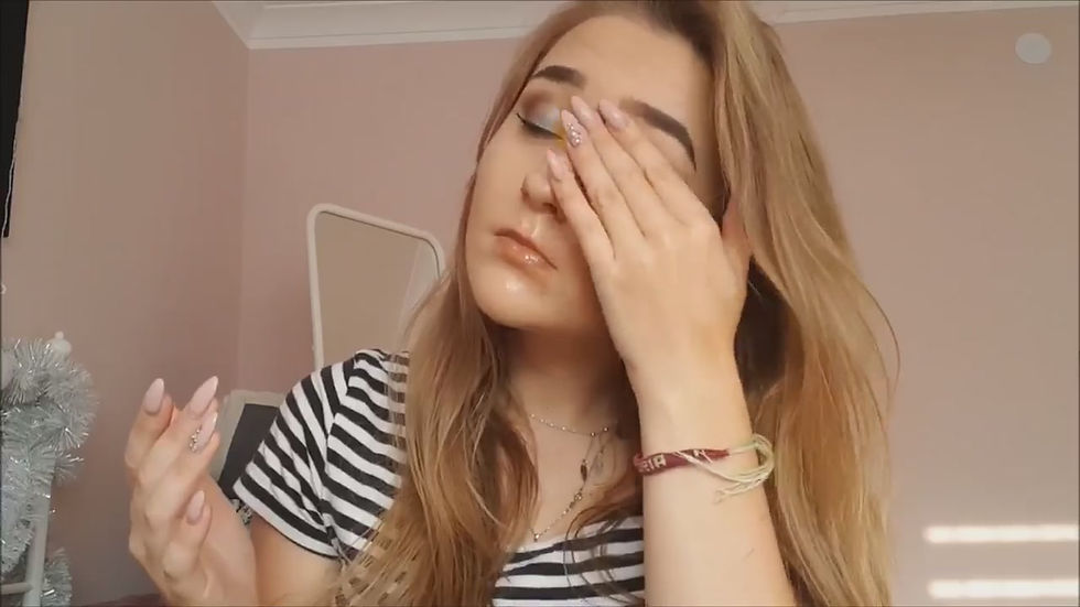 Miniatura: Apple Rich Cleansing Oil cleaning routine