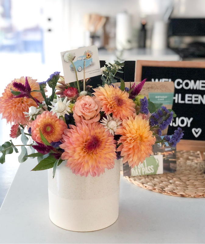 Thumbnail: The Queen arrangement dahlias