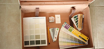 מזוודה עם כל החומרים שלי לפגישת ייעוץ