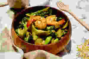Gebratener Brokkoli mit Garnelen