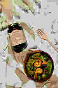 Gebratener Brokkoli mit Garnelen Thai