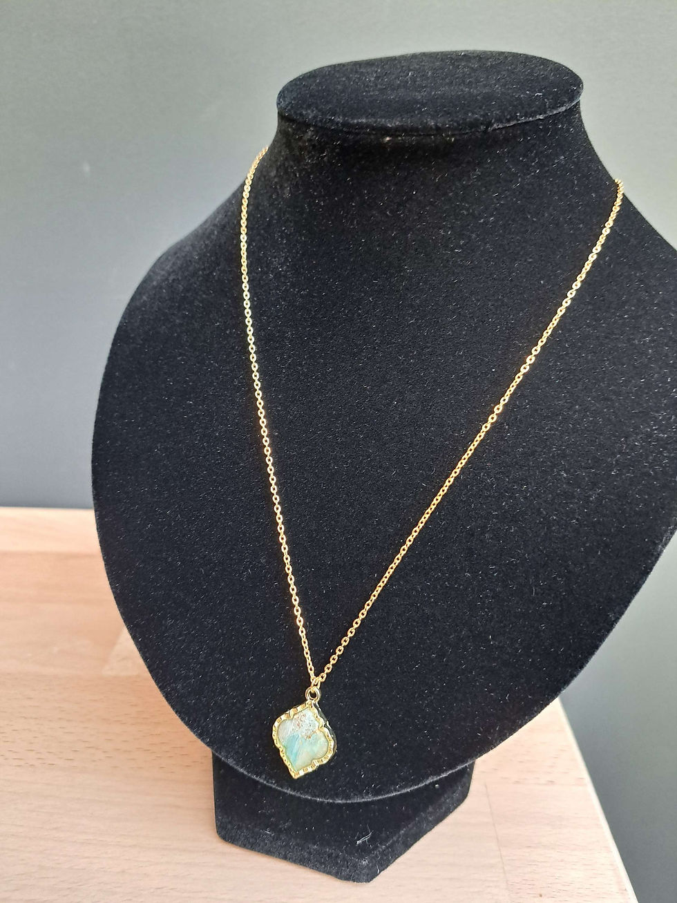 Thumbnail: Stainless steel ketting met een hanger uit de ocean collection 
