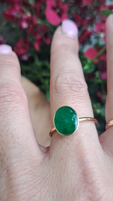 Thumbnail: Green oval ring
