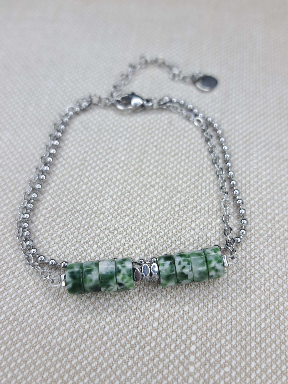 Thumbnail: Dubbele handgemaakte armband skarn marble en hematiet
