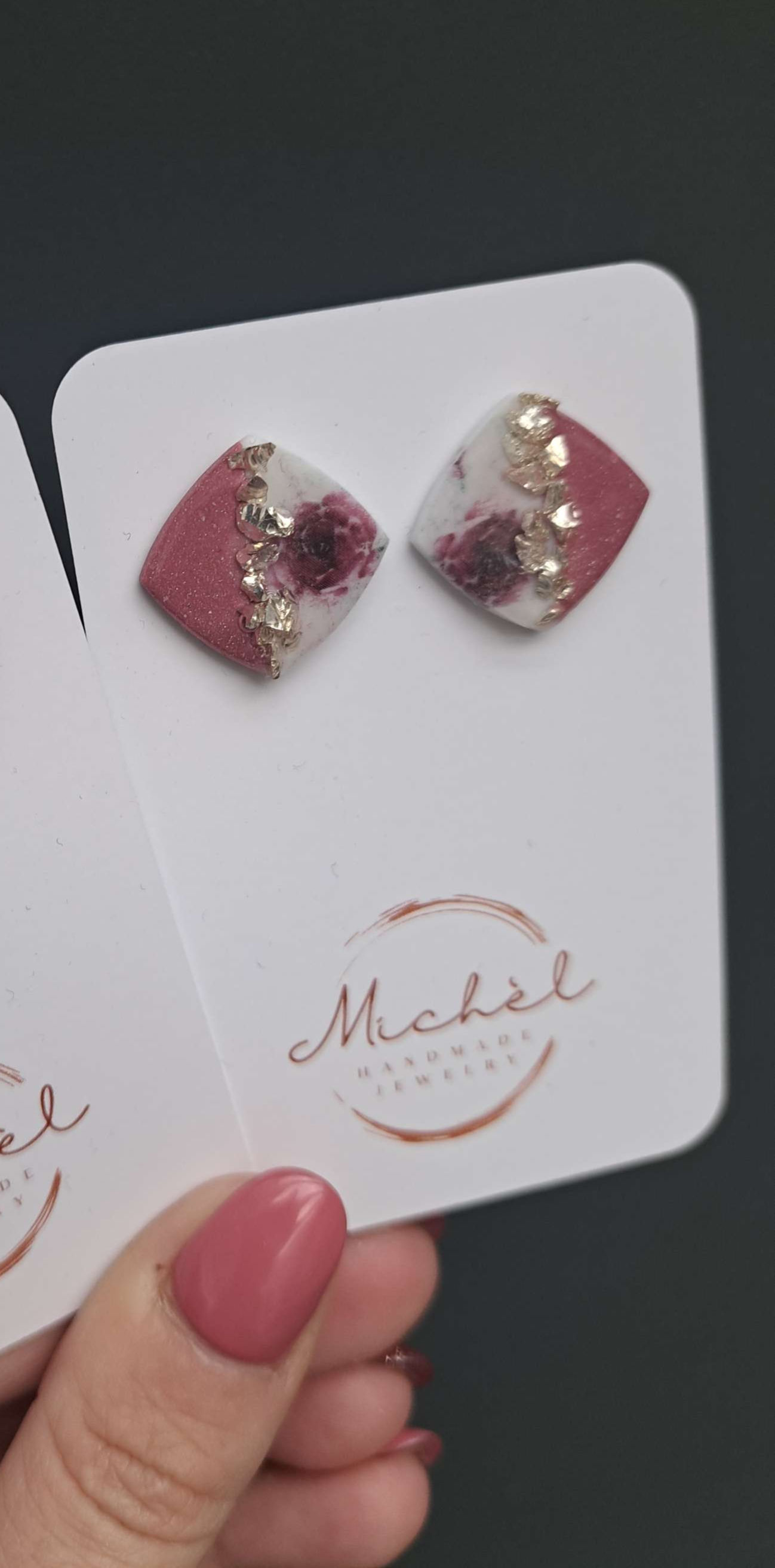 Beauty Rose purple studs