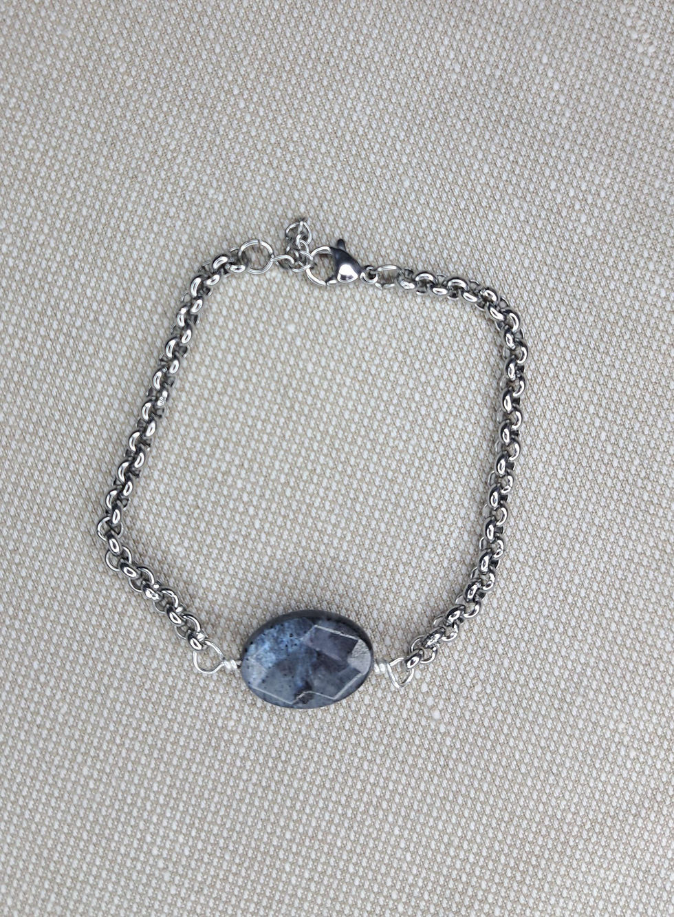 Thumbnail: Handgemaakte labradoriet armband – chunky chain zilver