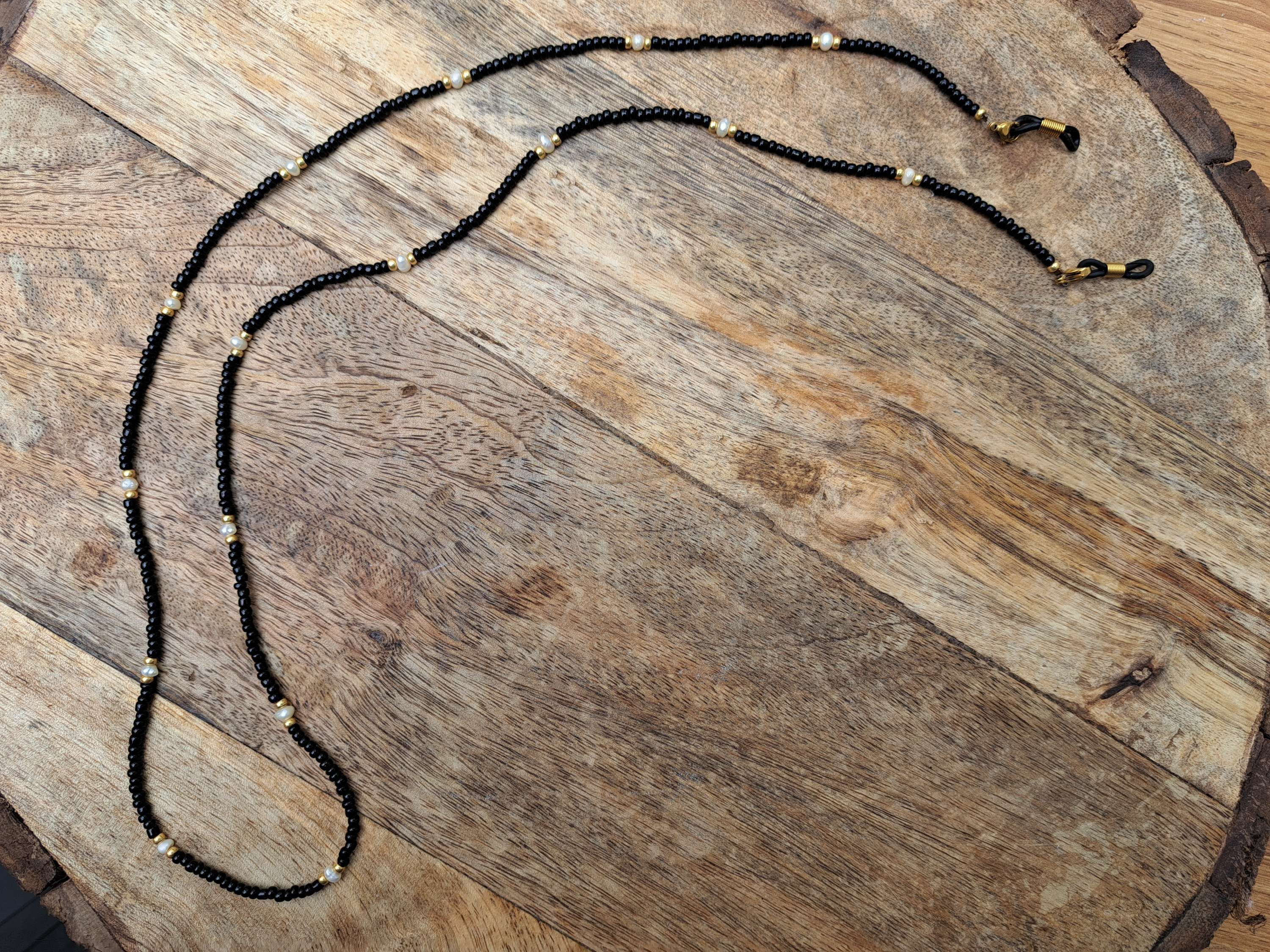 Sunglass chain black pearls 