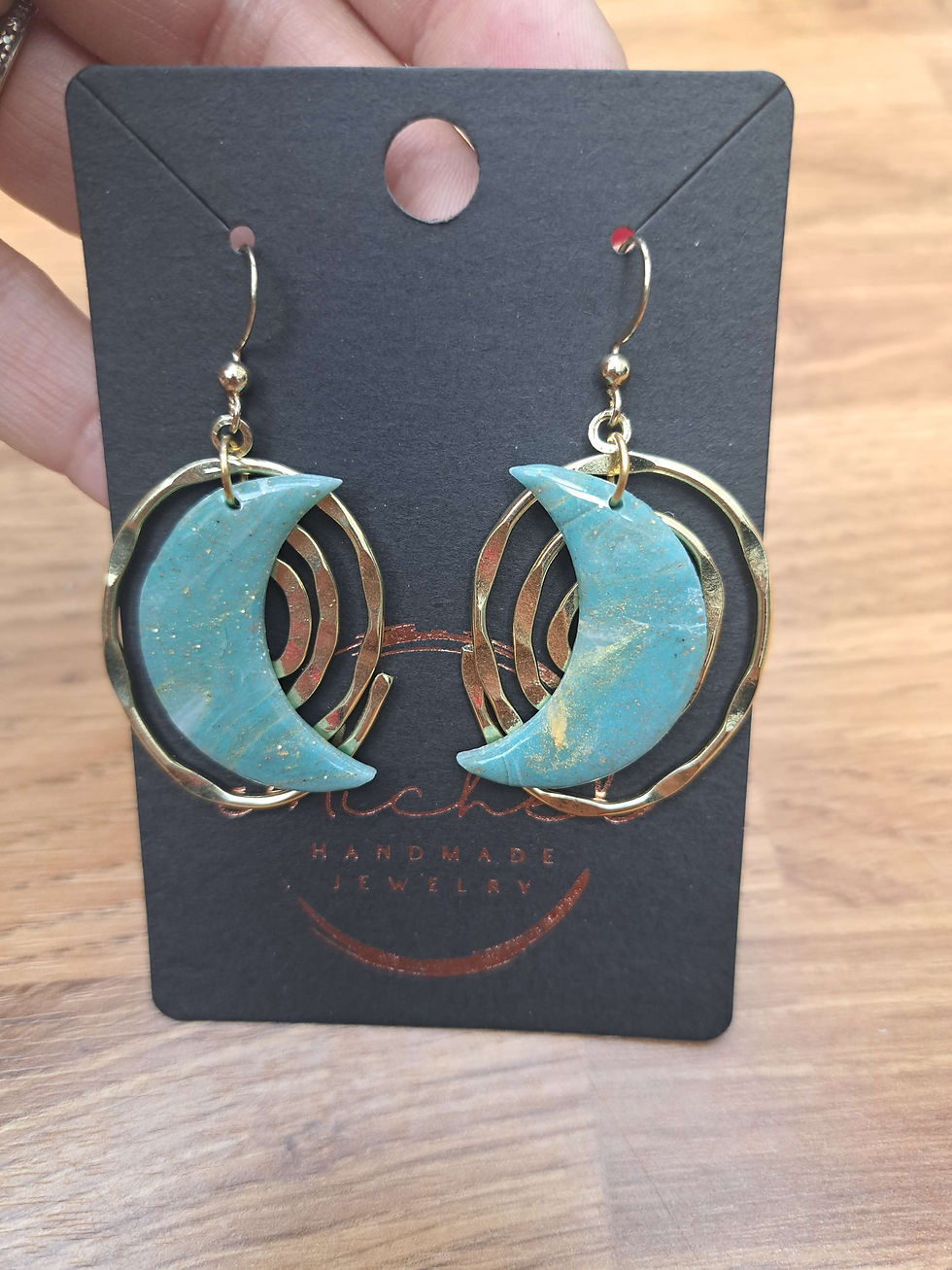 Thumbnail: To the moon and back