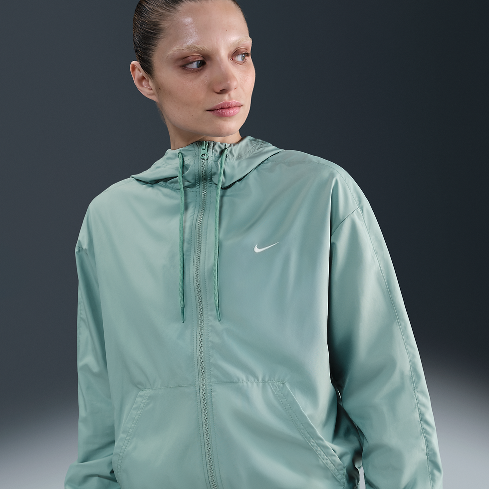 Chamarra con gorro de ajuste holgado para mujer UV Nike Sportswear Classic Woven
