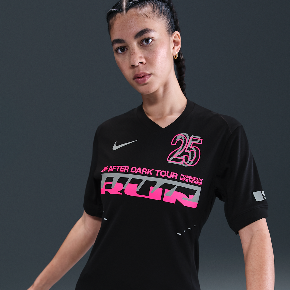 Jersey de correr Dri-FIT con gráfico para mujer Nike After Dark Tour - Negro