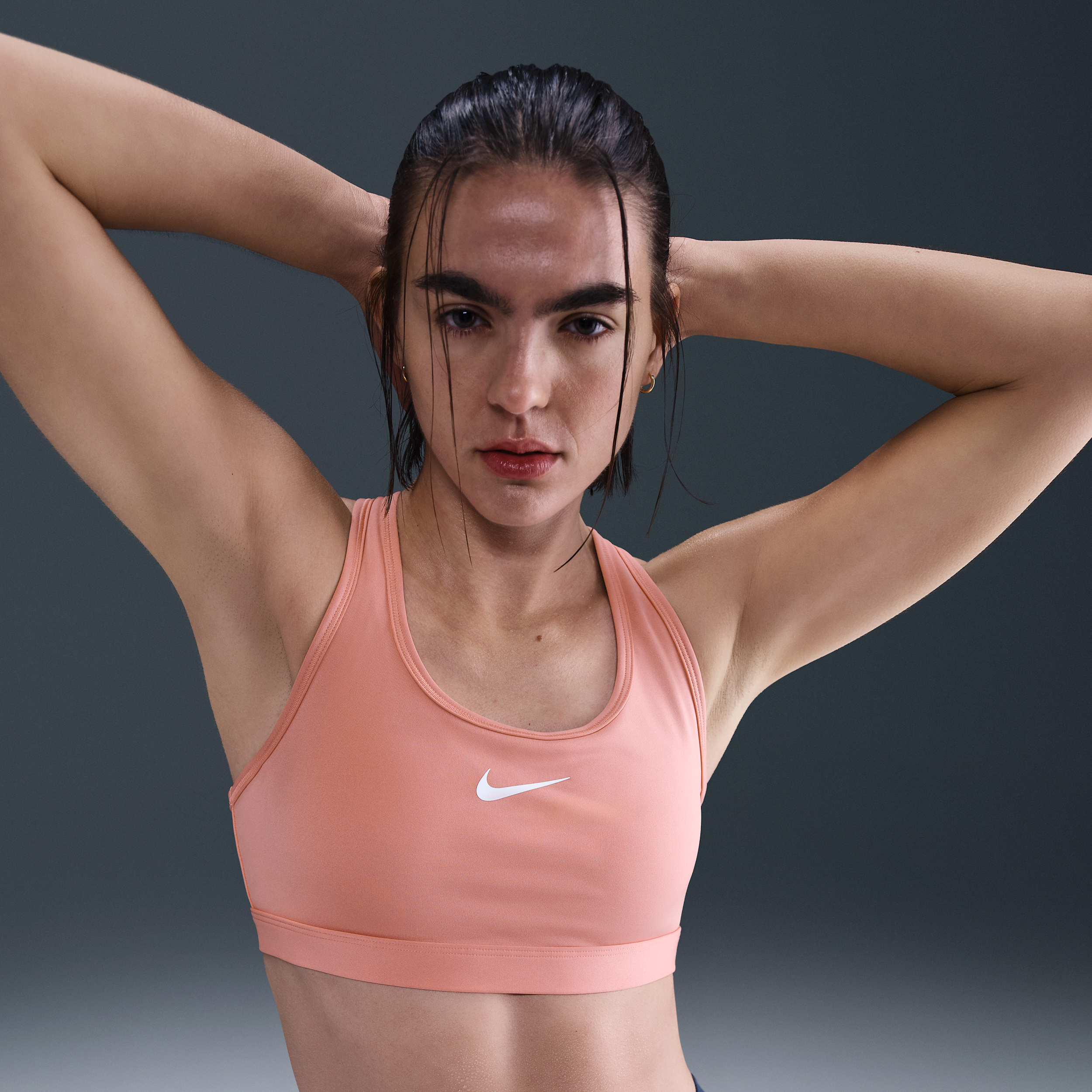 Bra deportivo con almohadillas para mujer Nike Swoosh Medium Support - Rosa - 50