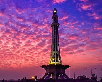 a-visit-to-minar-e-pakistan-monument-in-memory-of-a-nation-s-beginnings-1648022603-2956.jp