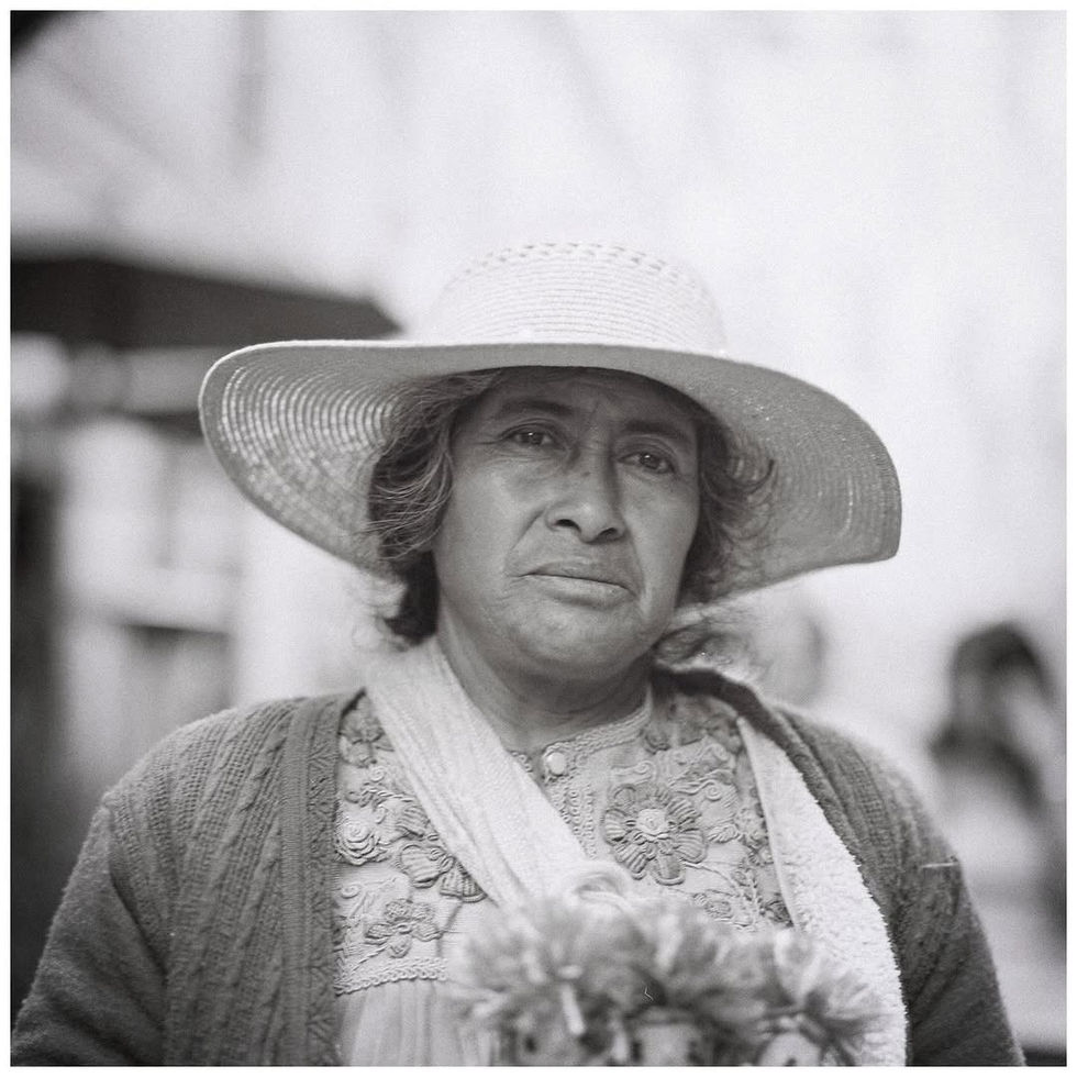 •Chiapas on film•
Shot with the RZ67 + Portra 400/Ilford HP5 400 Plus
Photographer: @martybeenhot