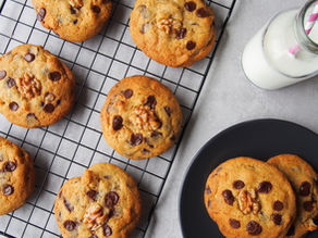 WALNUT & CHOCOLATE CHIP COOKIES