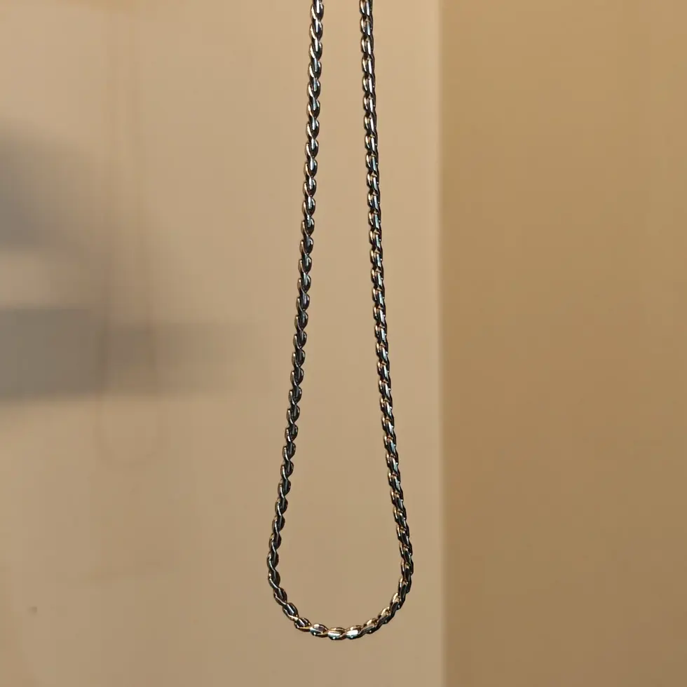 Silver-tone unisex curb chain necklace with a polished finish and 56 cm medium-length fit.