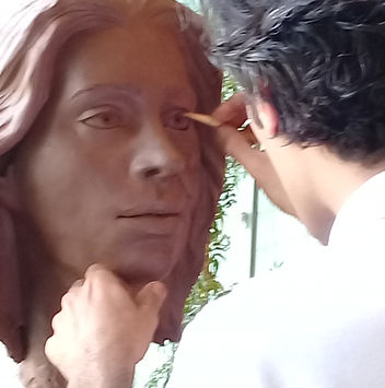 Luciano Almeida realizando imagem jovem