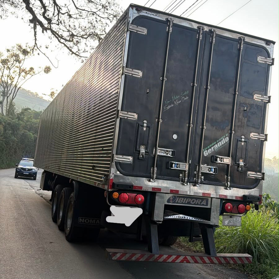 Guarda Municipal localiza carreta roubada e encontra motorista abandonado em Itatiba