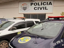 Jovem é presa após ameaçar a irmã com faca e enxada em Jarinu