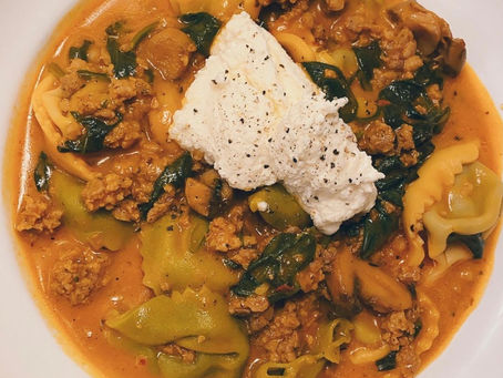 Roasted Red Pepper & Tomato Tortellini Soup