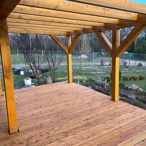 widok na tarasie drewnianym
